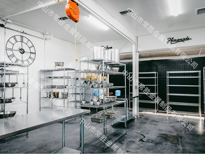 線網(wǎng)型商用廚房儲物架案例